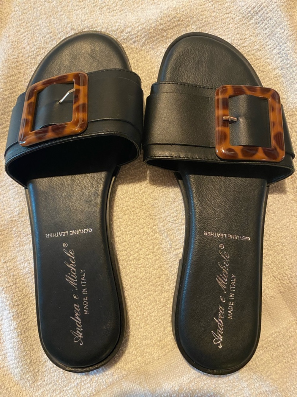 Black Leather Slide Sandals with Tortoiseshell Buckle size 8
SAN-17 - Picture 2 of 7